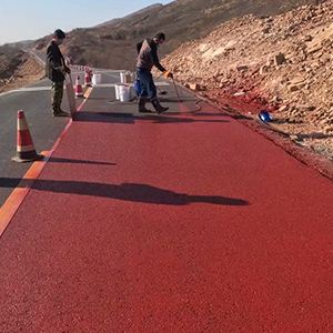 吴川一是彩钢瓦喷漆翻新,地面喷涂